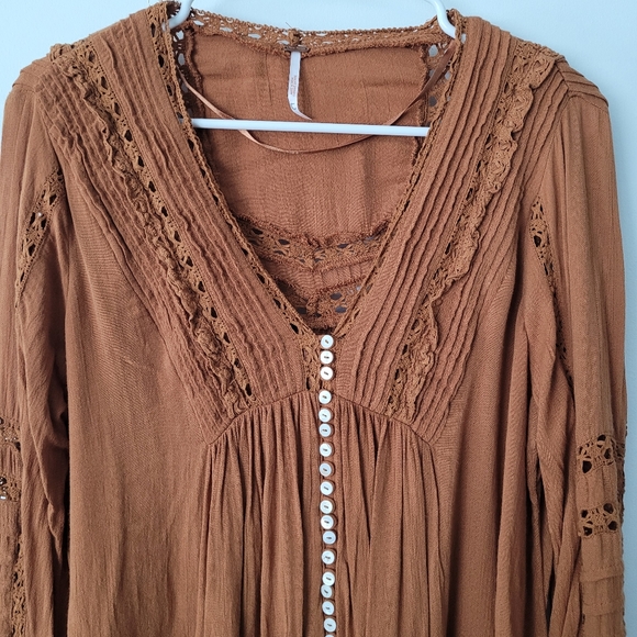 Free People Top Meet Me Halfway Lace Oversized Button Front Size XS Boho - Picture 2 of 10